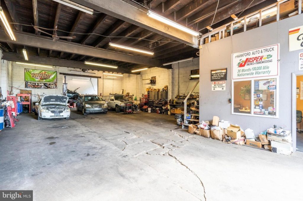 1831-33-Frankford-interior